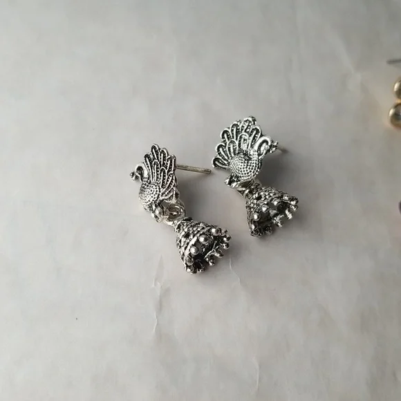 Fun Style Stud Earring Collection - Picture 3 of 9